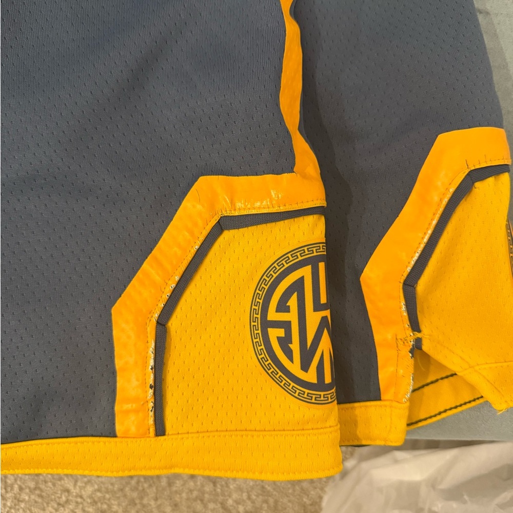 Golden state warriors men’s xxl Nike shorts